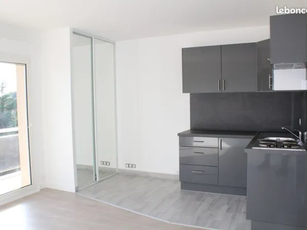 Location meublée studio 25 m² Villemomble