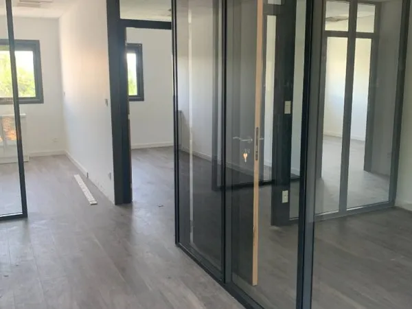 A LOUER BUREAUX SECTEUR ECOLE VALENTIN