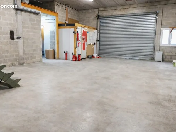 Local bureaux 220 m²