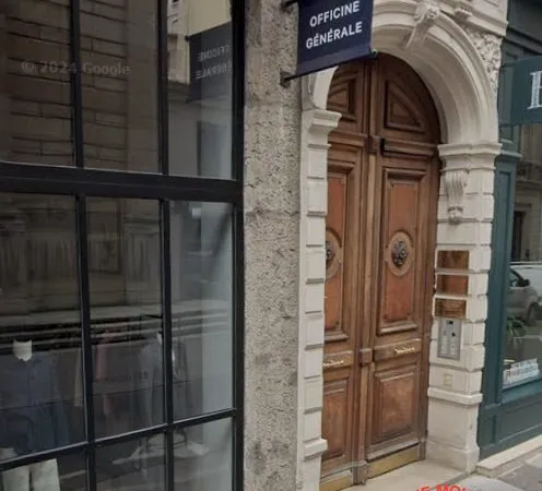 16 RUE AUGUSTE COMTE