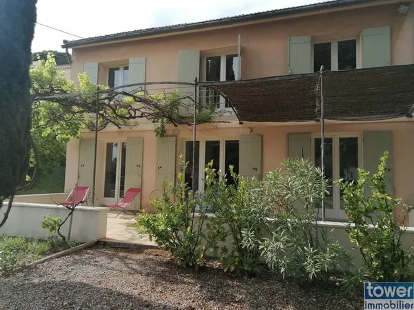 Villa familiale 5 pièces 143 m2 Les Angles, secteur rech