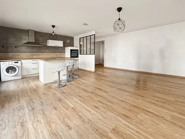 Appartement 4 pièce(s) - 77 m2 au sol