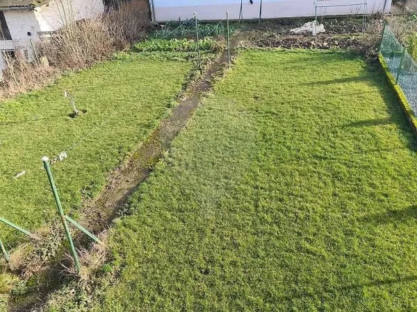 Terrain 600 m²