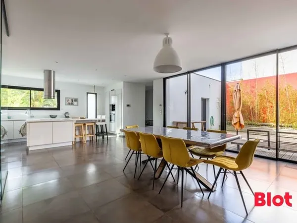 VENTE BLOT IMMOBILIER - Maison contemporaine à LA MEZIERE