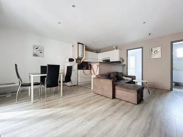 T3 de 50 m2 avec Terrasse et Garage à Amèlie-les-bains - idé