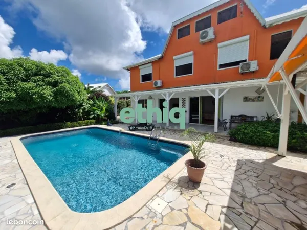 Villa 6 pièces 218 m²