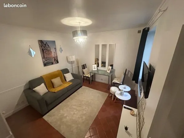 Studio meublé à Versailles saint louis