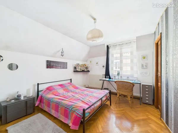 Maison 5 pièces 180 m²