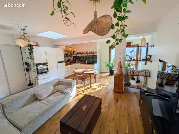 Appartement T2, rénové, à 100m de la plage