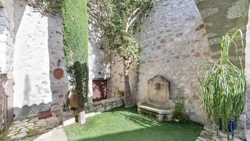 Propriété 6 pièces 338 m²