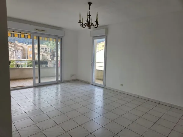 Appartement de 2003, 3 chambres, ascenseur, terrasse