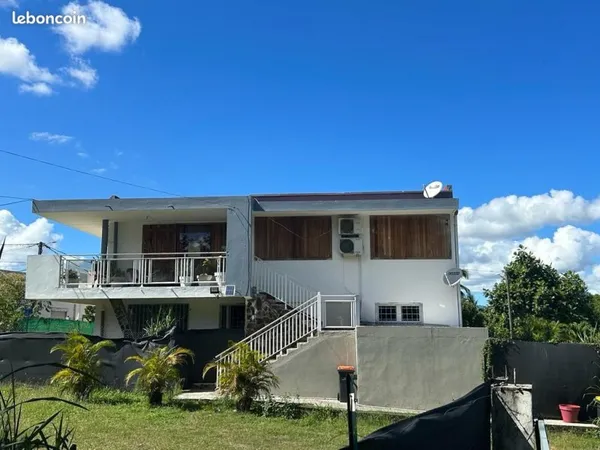 Location Haut de villa type F4 +Terrain , quartier Boisneuf, proche Jarry