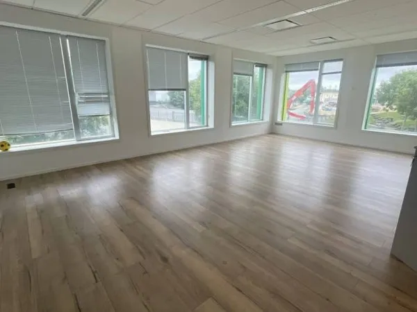 Bureau 71 m²