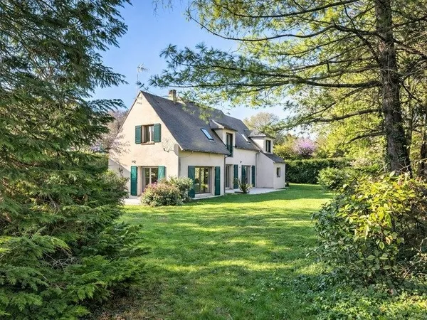Maison à vendre 8 pièces GUERVILLE (78) 185m²- 4 chambres- garage-terrain 1456m²