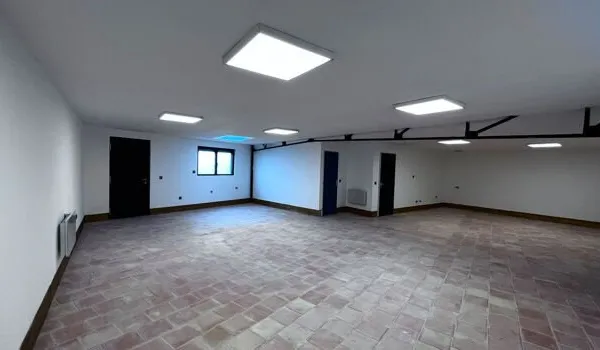 Local commercial 125 m²