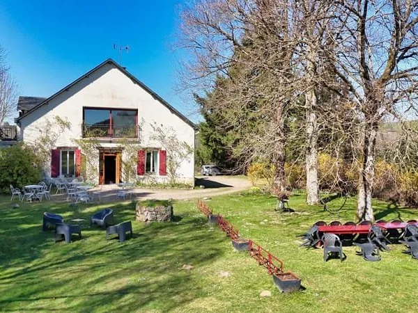 Propriété 412 m² - 12 chambres - 1km Lac des Settons