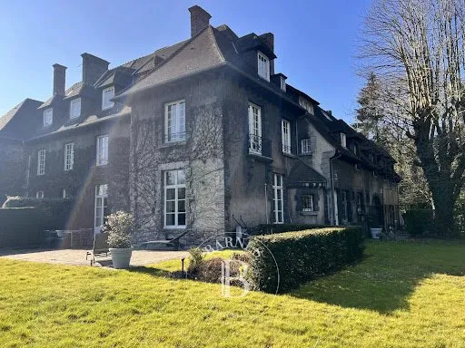 Maison 12 pièces 254 m²