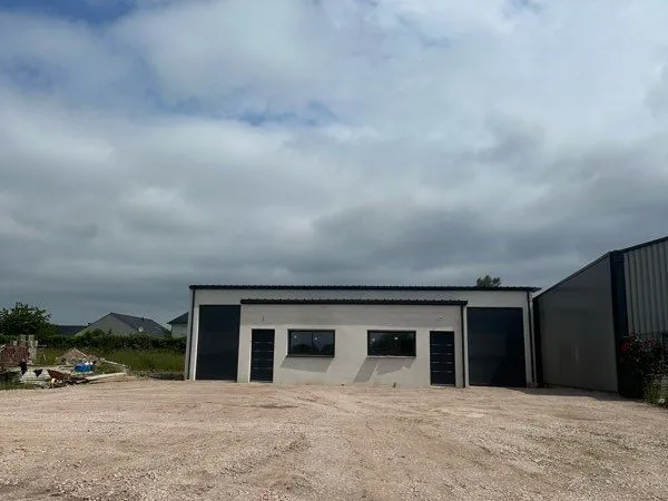 Local commercial 150m2 avec bureaux
