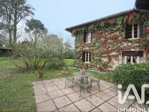 Maison 6 pièces 271 m²