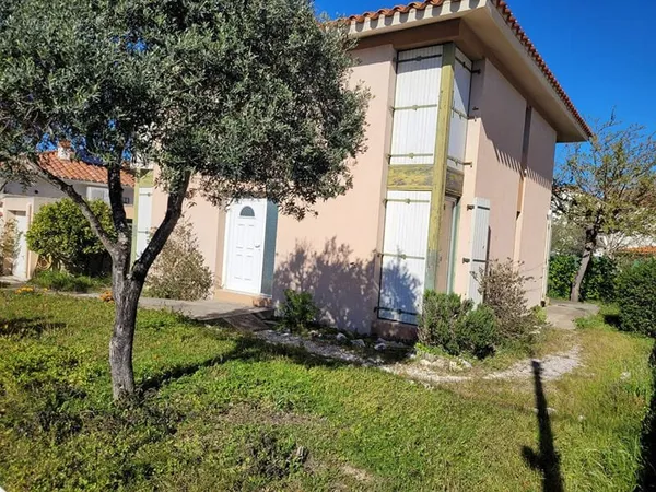 Canet maison T6 à 600 mètre de la mer sur terrain de 532 m²