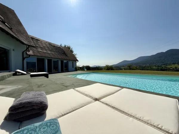 Villa 5 pièces 296 m²