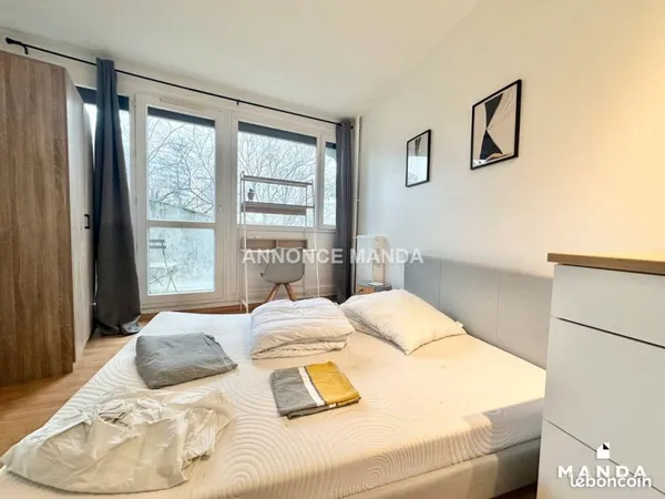 Chambre 5 pièces 10 m²