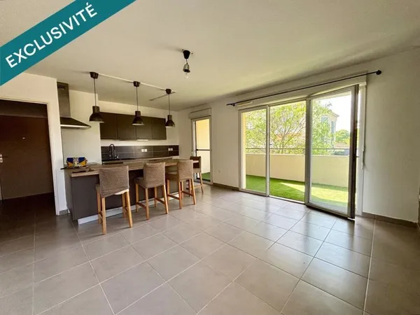 Le Muy T3 avec terrasse-garage-piscine et parking