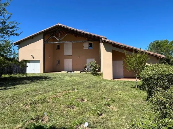 Bien immobilier de rendement Vente Lézat-sur-Lèze  250m² 399000€
