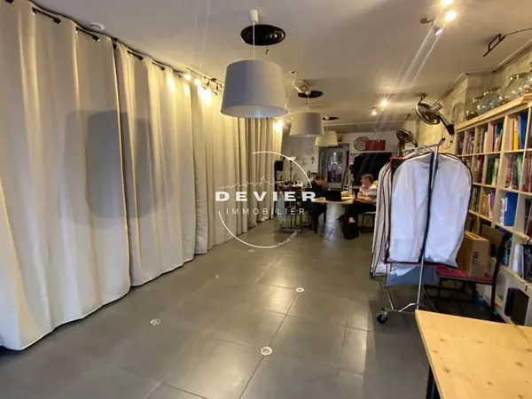 Bureau et espace de travail Location Montpellier  81m² 1100€