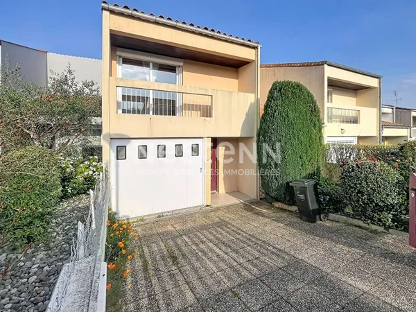 Maison Fontenay-le-Comte 100 m² 3 chambres, garage, préau et jardin