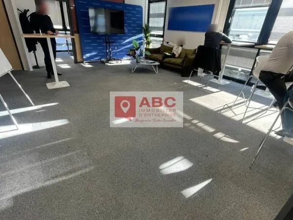 Bureau 176 m²