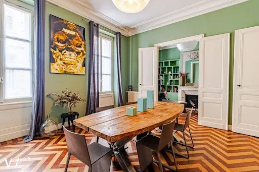 Maison 8 pièces 240 m²