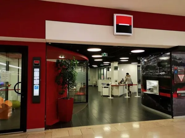 Local commercial 359 m²