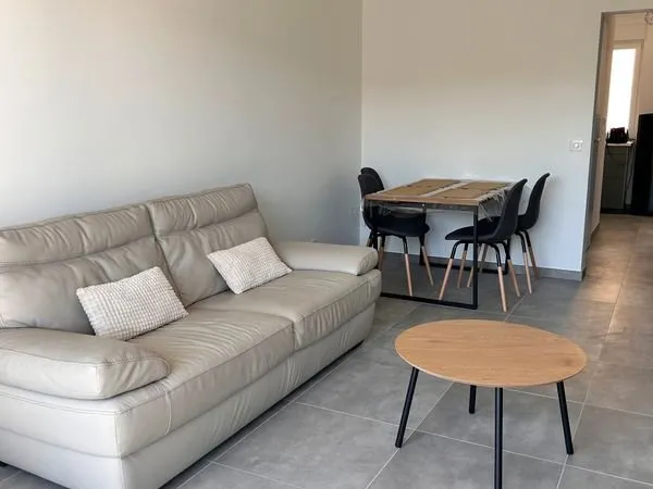 Appartement F2 refait à neuf meublé+balcon