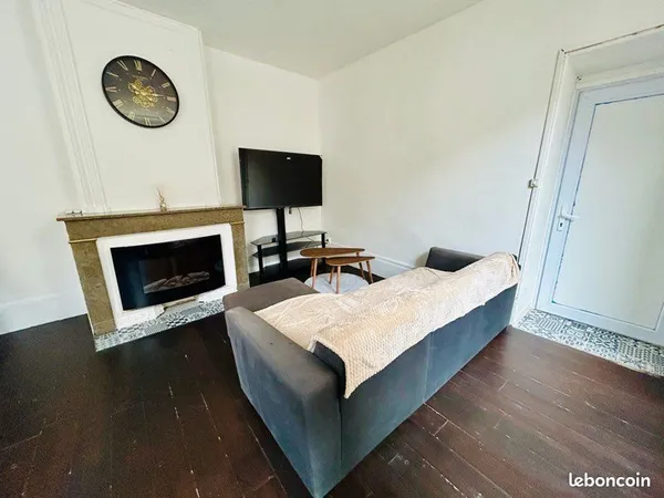 Appartement t2 avec balcon en meublé rue poyol