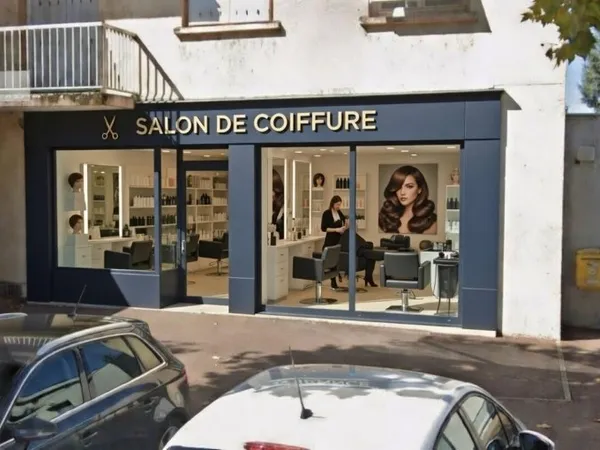 Local commercial à Veauche 80 m² - Cave 45 m² - Place de l'Europe - Emplacement n°1
