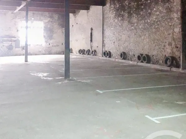 Parking 13 m²