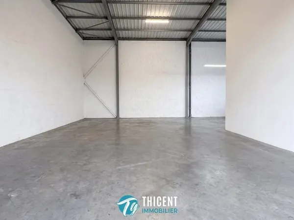 Local commercial 220 m²