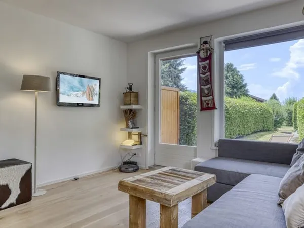 Jaillet, joli Appartement 3 pièces en rez-de-jardin, au calme