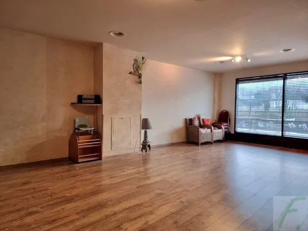 Bureau et espace de travail Vente Grésy-sur-Aix  84m² 285000€