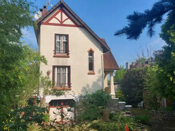 Maison Sainte Geneviève Des Bois 4 pièces 72 m2 + 100 m² atelier et sous-sol.
