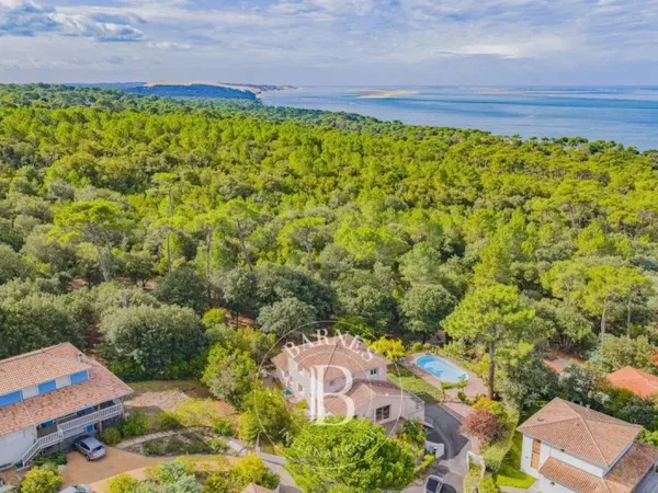 VILLA AU PANORAMA UNIQUE, DANS LE QUARTIER PRESTIGIEUX DE L'EDEN AU PYLA