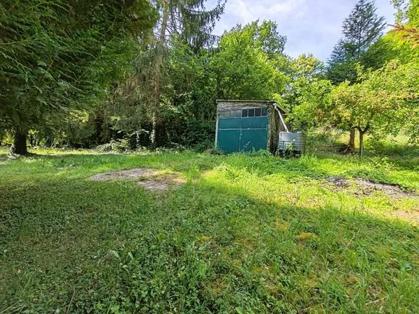 BEAU TERRAIN DE LOISIRS