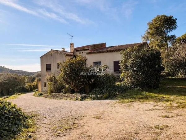 Maison 6 pièces 260 m²