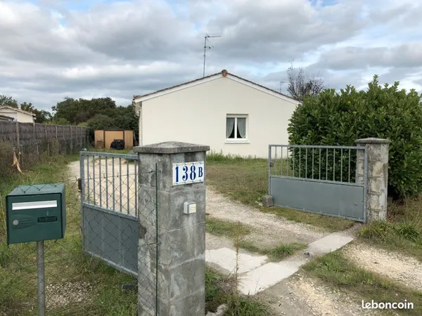 LOUE MAISON T4 82 m2 LE TAILLAN MEDOC