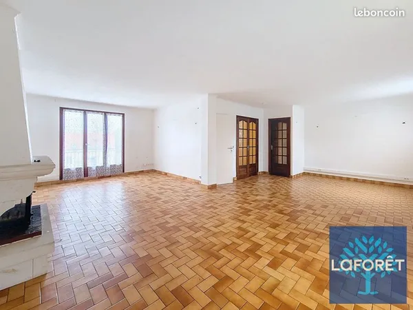 Maison 7 pièces 210 m²