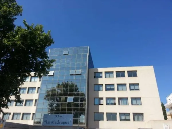 Bureau 486 m²