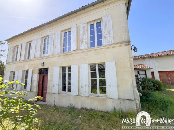 A vendre à CHÉRAC (entre Cognac et Saintes) - Maison Charent