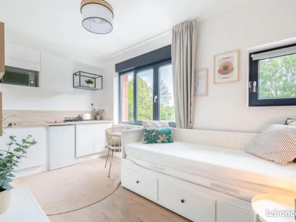 Studio 1 pièce 13 m²