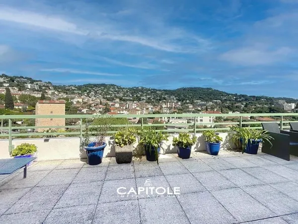 Le Cannet - Penthouse en duplex entièrement rénové avec vue pano